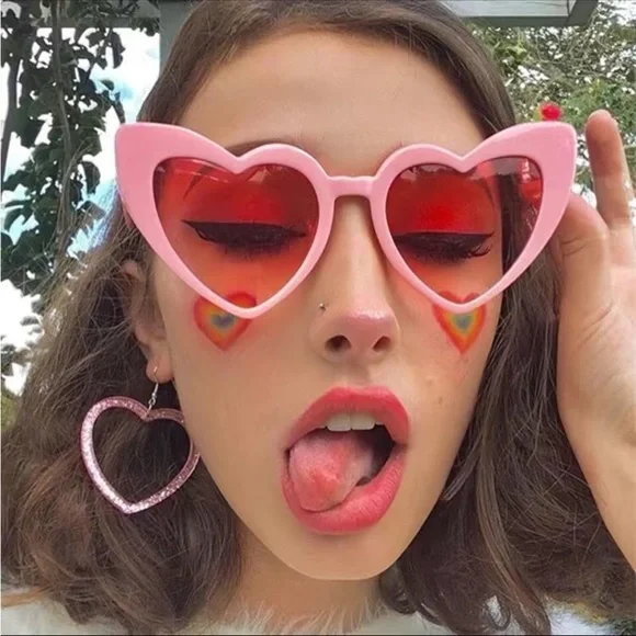 NWT Moodpop Barbie Core Sunglasses w Pearls & silver dot embellishments il_1080xN.5897743235_d3cs.jpg main image 2